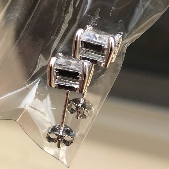 925 Silver Square Cut CZ Diamond Earrings - Picture 6 of 7